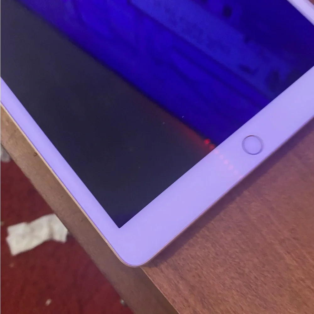 Apple Gold and Pink Tablet with Sleek Design and Advanced Features